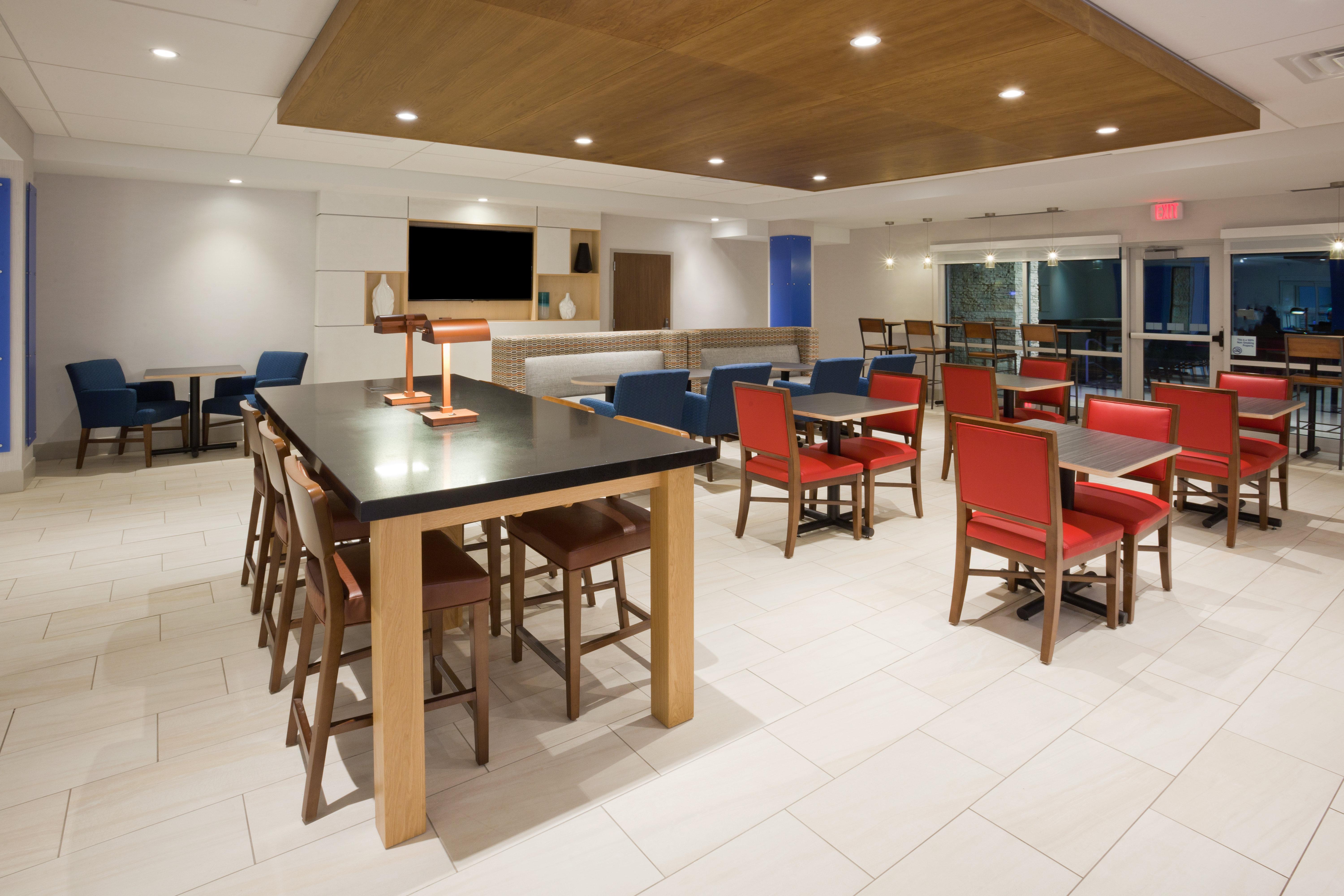 Holiday Inn Express And Suites Des Moines Downtown By Ihg Exteriör bild